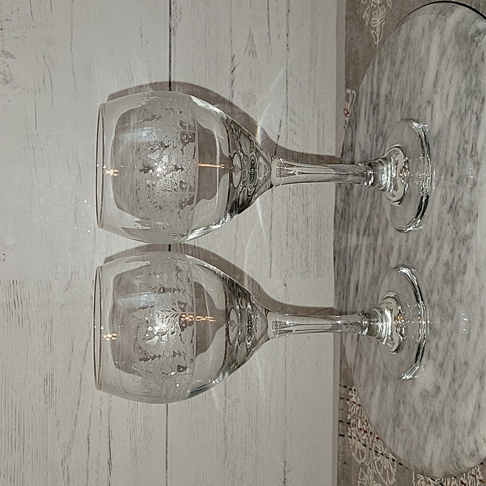 Vintage | Pair of Libbey × Arby's Frosted Winter Wonderland Wine Glasses